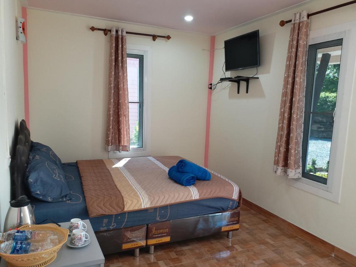 Hotel Baan Hin Sai Suay Nong Sarai Exterior foto