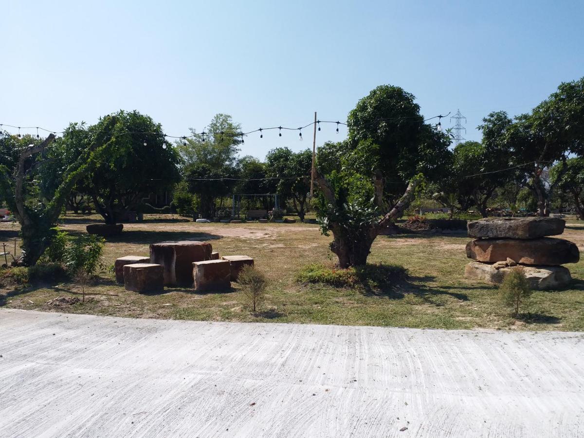 Hotel Baan Hin Sai Suay Nong Sarai Exterior foto